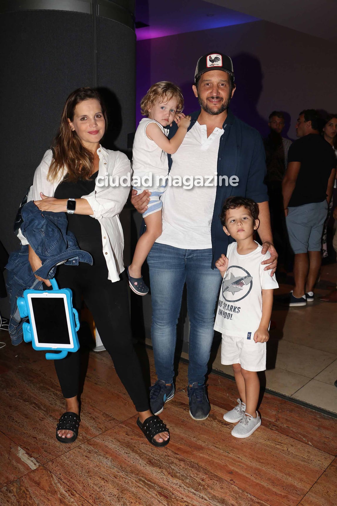 Sabrina Garciarena y Germán Paoloski junto a León y Beltrán en la avant premier de Unidos, la nueva película de Disney. (Foto: Movilpress)