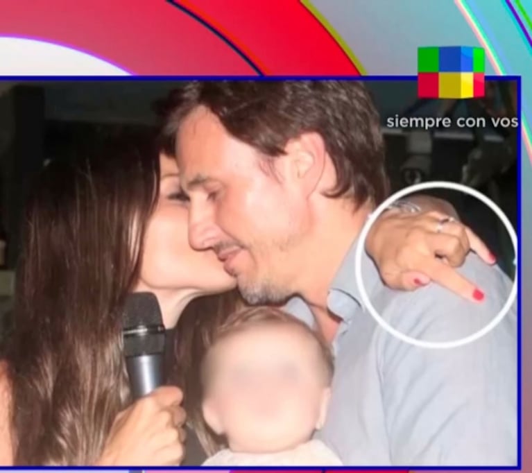 Sabrina Rojas analizó muy filosa la foto de Pampita haciendo el gesto de cuernitos: "¿Estaba Vicuña?"