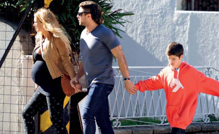 Sabrina Rojas, junto a Luciano Castro y Mateo. (Foto: Gente)