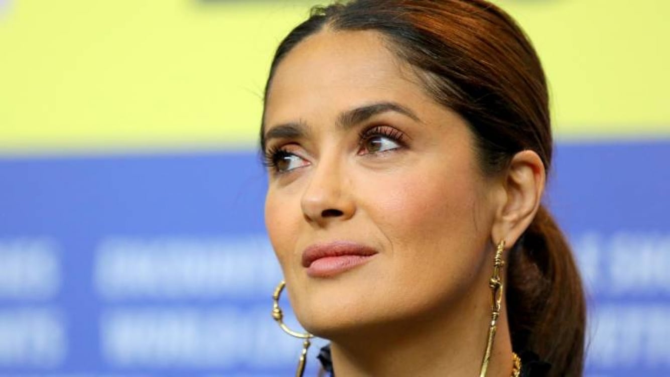 Salma Hayek dice que se sintió como una mamá en el set de Eternals