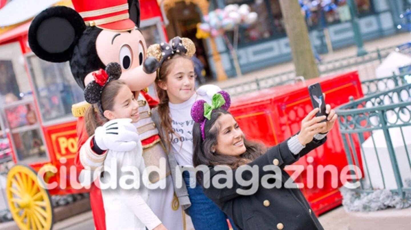 Salma Hayek, mamá full time: espía su escapada a pura fantasía y diversión  junto a su hija en Disney París | Ciudad Magazine