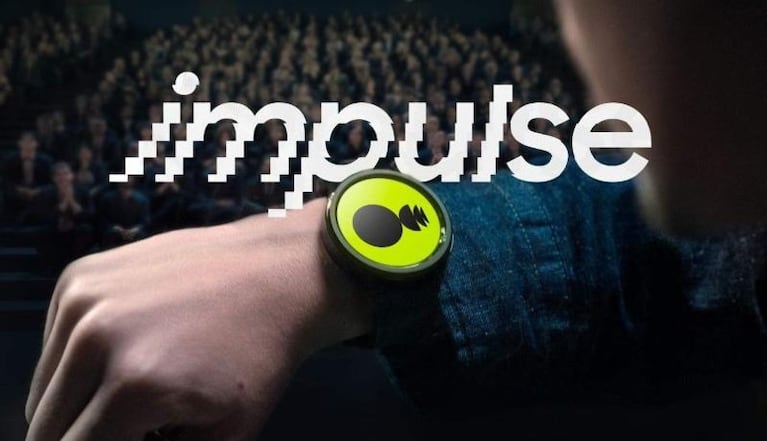 Samsung introdujo Impulse, una aplicación que emplea inteligencia artificial y vibraciones para ayudar a quienes tienen trastornos del habla como la tartamudez, disponible en smartwatches Android.
