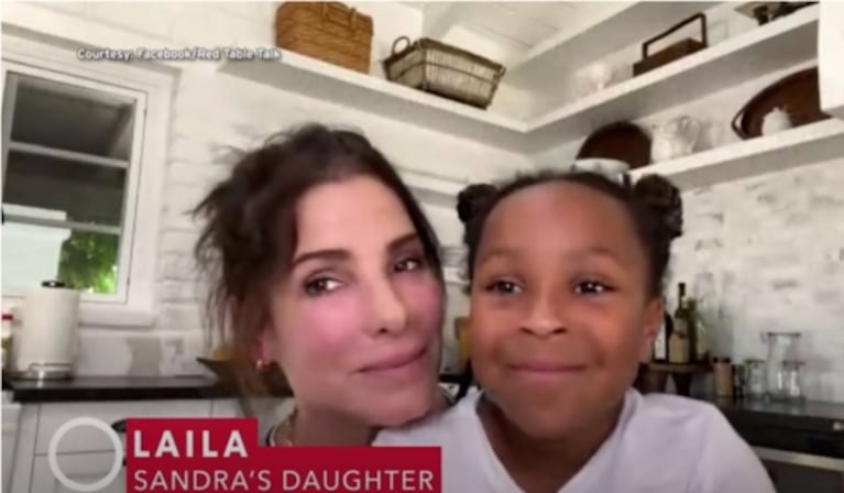 Sandra Bullock mostró por primera vez el rostro de su hija Laila en televisión: "Ella es la que va a salvar al mundo en nuestra familia"