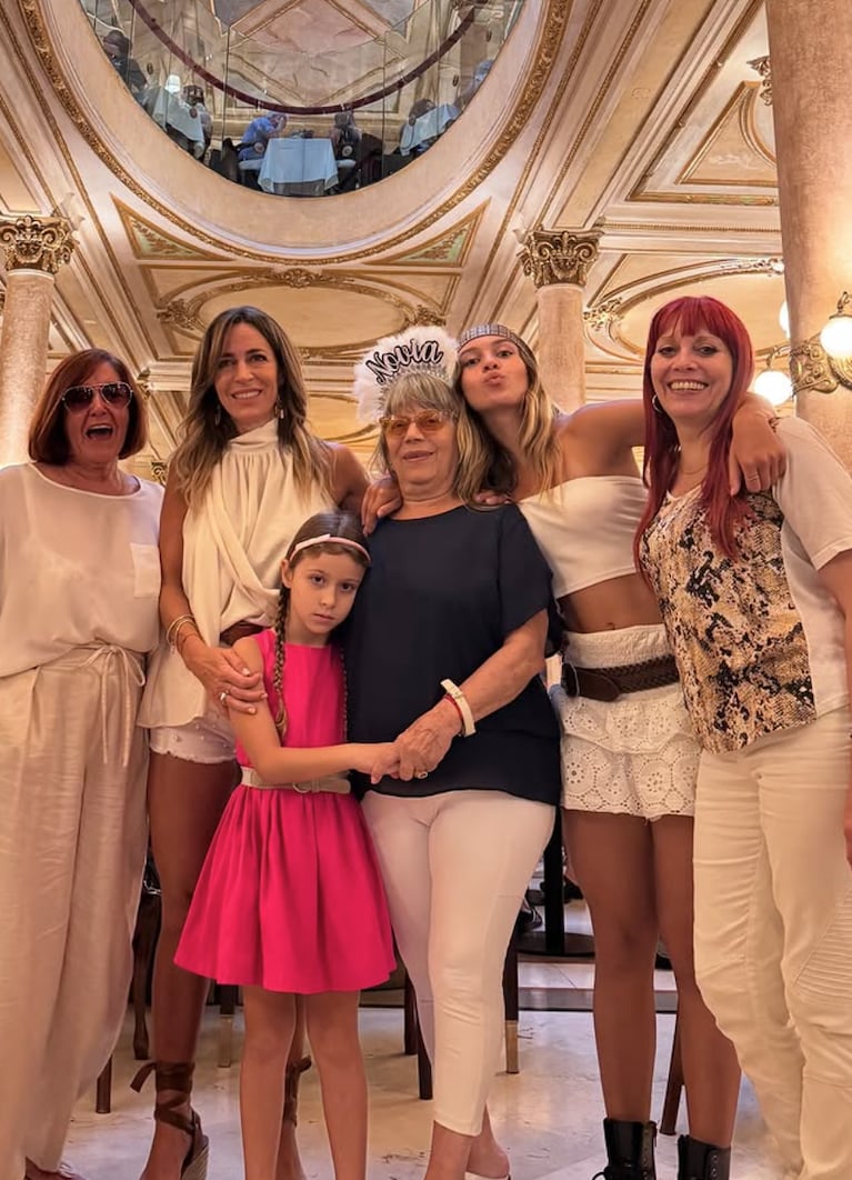 Sandra le organizó a su mamá una completísima despedida de soltera. Foto: IG | sandraborghiok