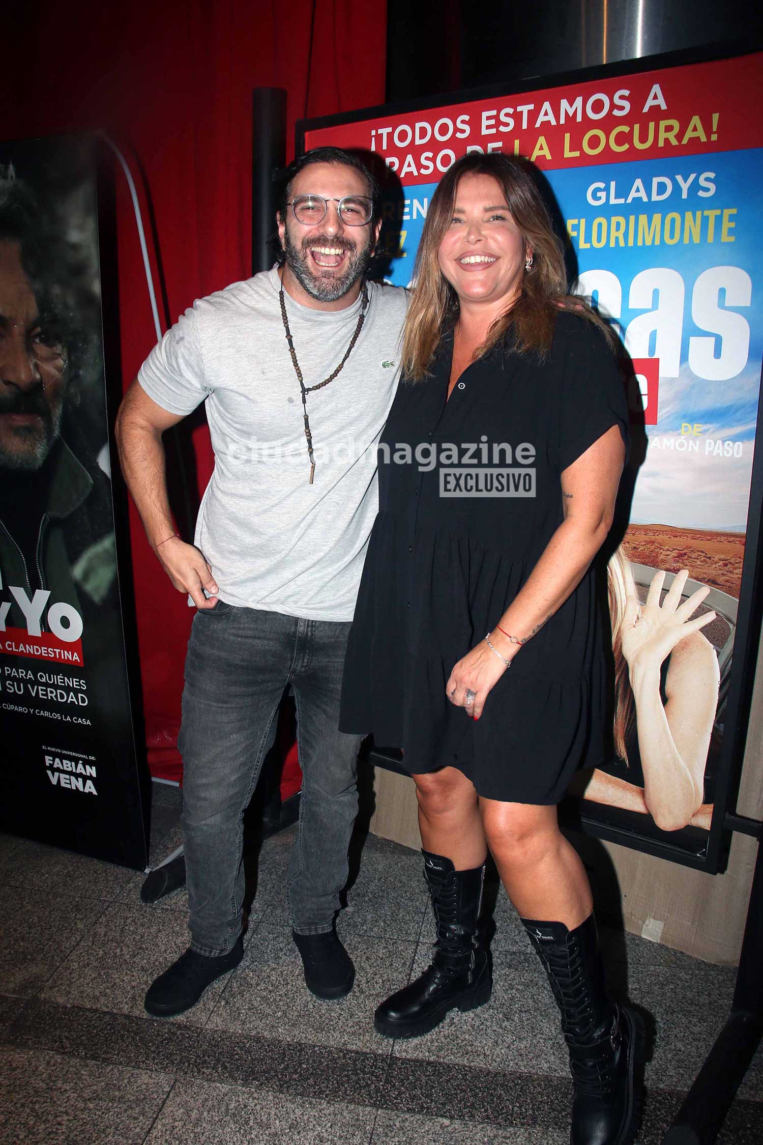 Santiago Caamaño y Nazarena Vélez en el estreno de Dos Locas de Remate. (Foto: Movilpress)