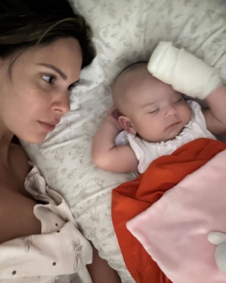 Sarah Burlando recibió en la clínica un tierno regalo de la hija de Pampita: "Gracias, es hermoso"