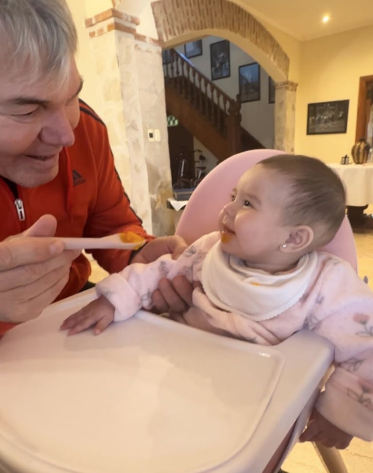 Sarah, la hija de Barby Franco y Fernando Burlando, empezó a comer y su mamá compartió el divertido momento