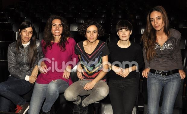 Se presentó el elenco de La Casa de Bernarda Alba (Foto: Jennifer Rubio). 