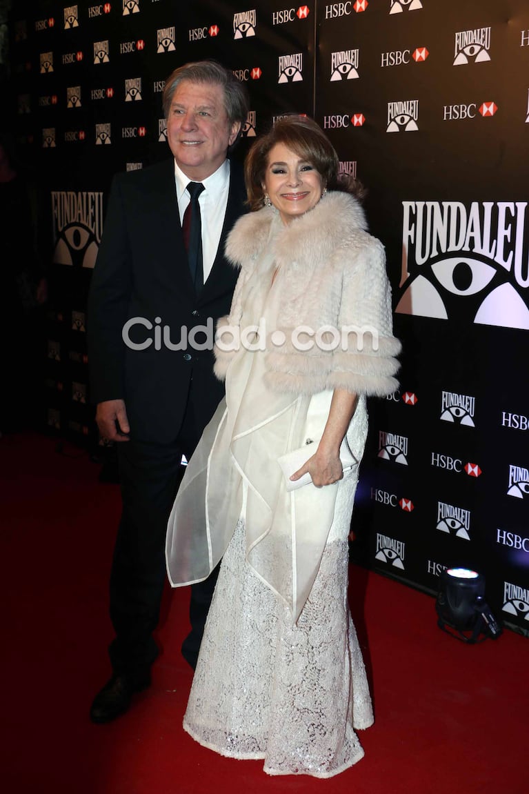 Selva Alemán y Arturo Puig en la cena de Fundaleu 2023.  (Foto: Movilpress)