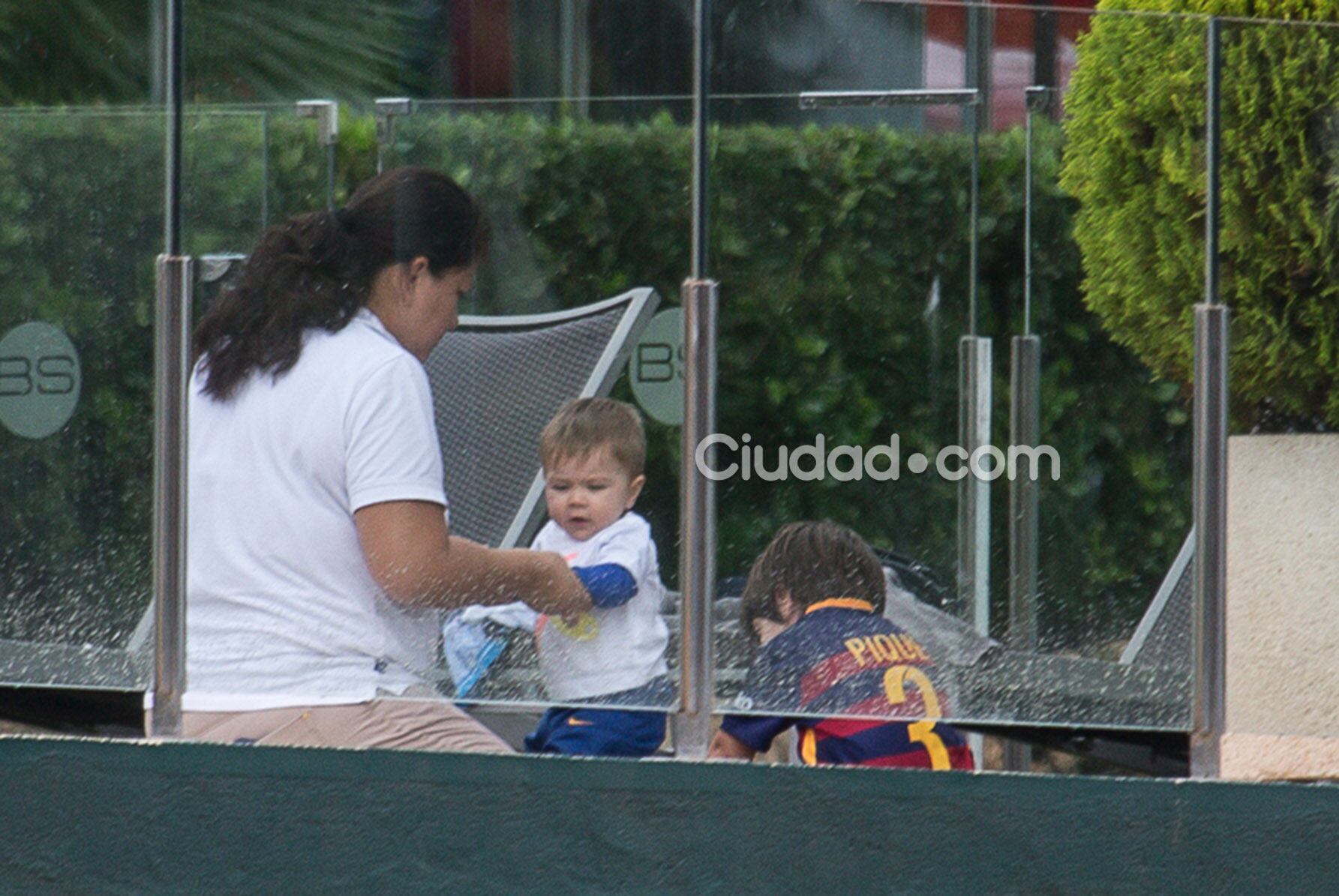 Shakira disfrutó de sus hijos en un día de tennis (Fotos: Grosby Group). 