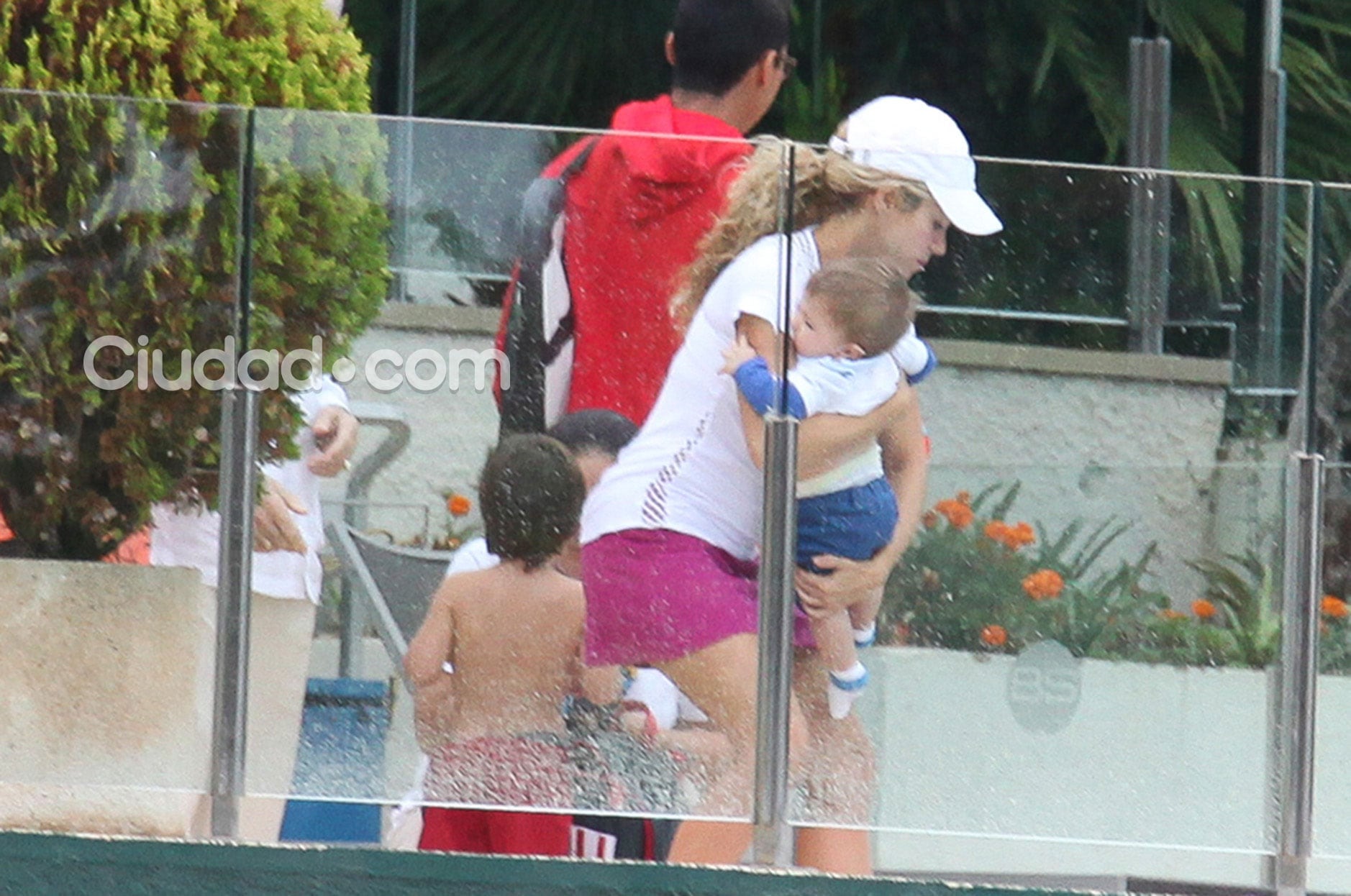 Shakira disfrutó de sus hijos en un día de tennis (Fotos: Grosby Group). 