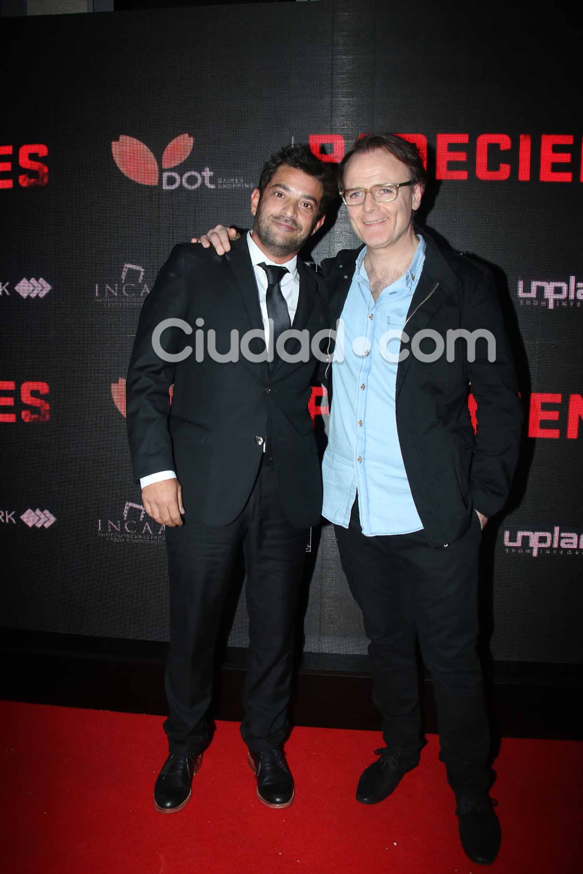 Show de famosos en la presentación de Los Padecientes. Foto: Movilpress.