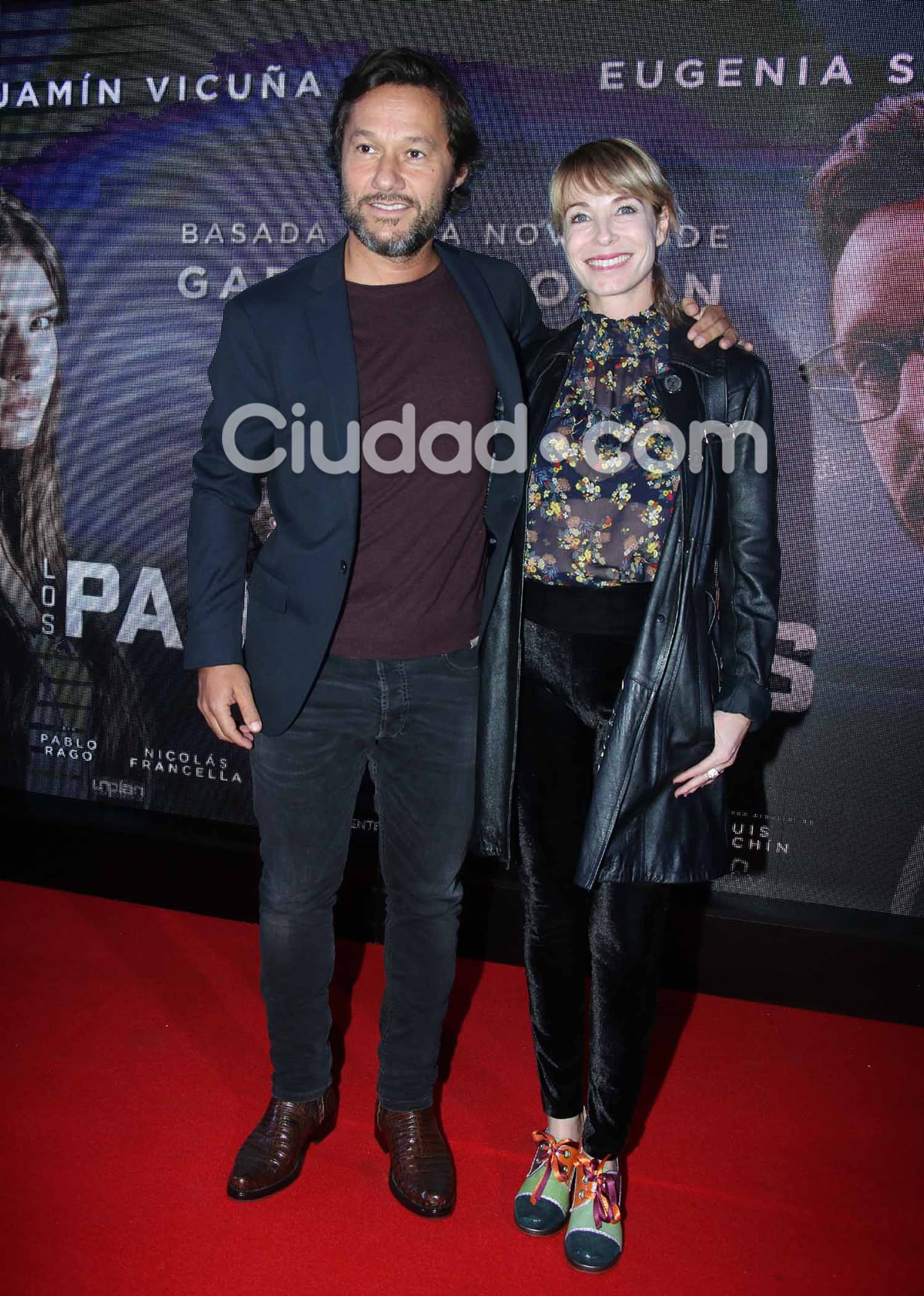 Show de famosos en la presentación de Los Padecientes. Foto: Movilpress.