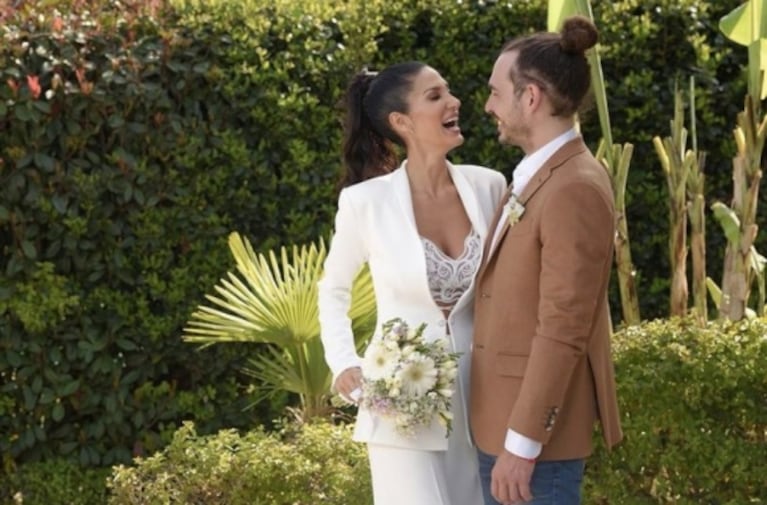 Silvina Escudero compartió las fotos de su casamiento junto a Federico luego de que él no posara para la prensa 