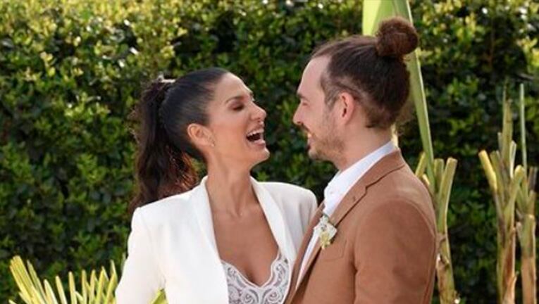 Silvina Escudero compartió las fotos de su casamiento junto a Federico luego de que él no posara para la prensa.