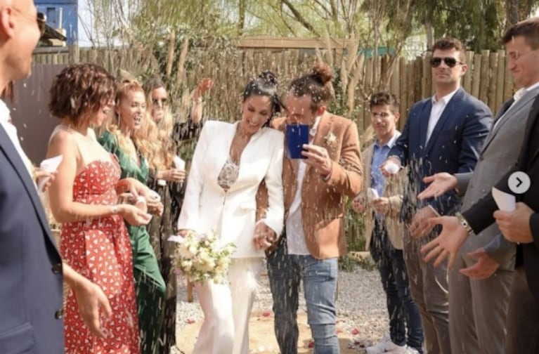 Silvina Escudero compartió las fotos de su casamiento junto a Federico luego de que él no posara para la prensa 