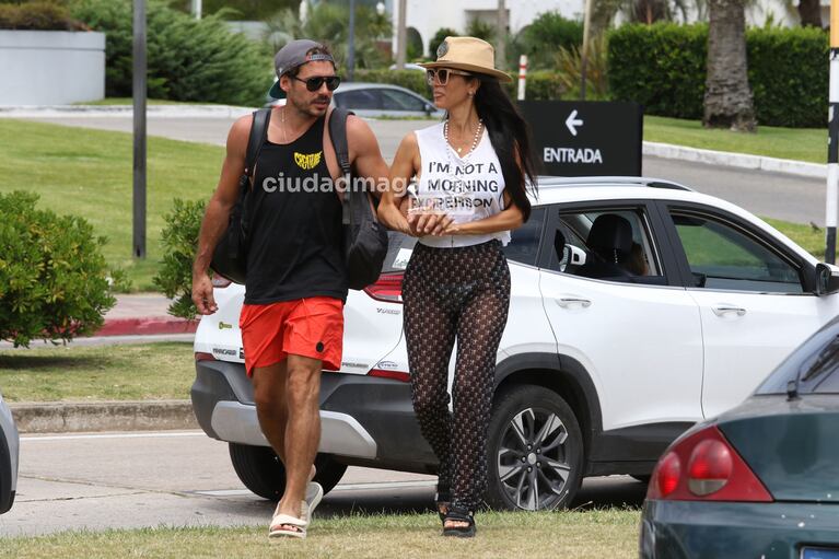 Silvina Escudero y Federico, en Punta del Este (RS Fotos)