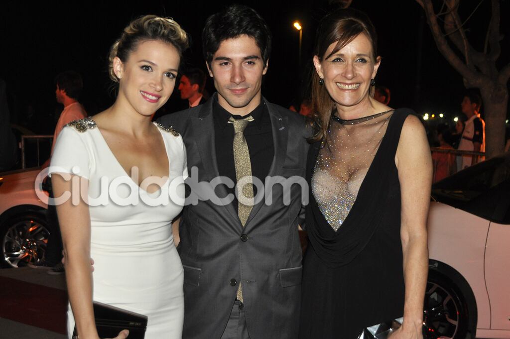 Sofía Pachano, junto a su novio y su mamá (Foto: Jennifer Rubio). 