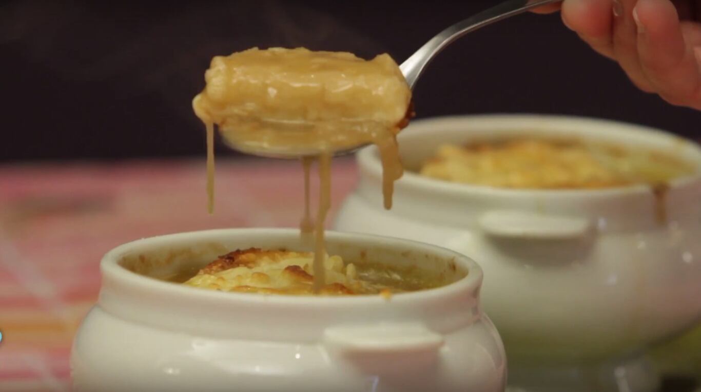 Sopa de cebolla francesa: el paso a paso de una receta simple y rica 