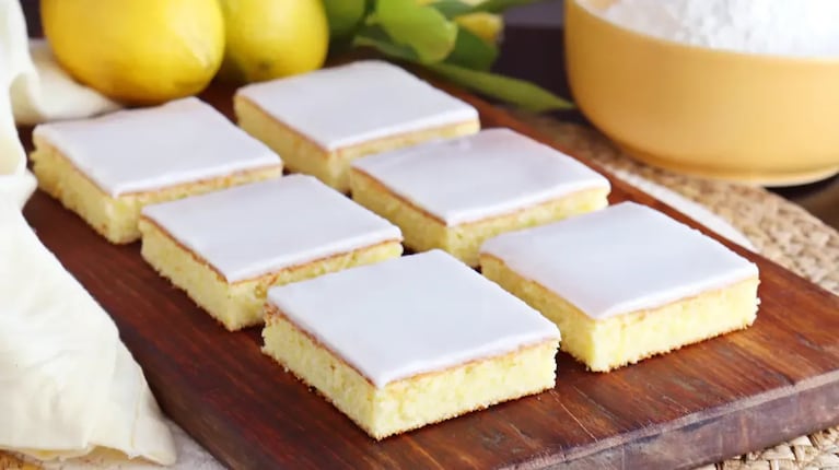 Sorprende a tus invitados con unos cuadrados de limón glaseados: un bocado dulce para la tarde