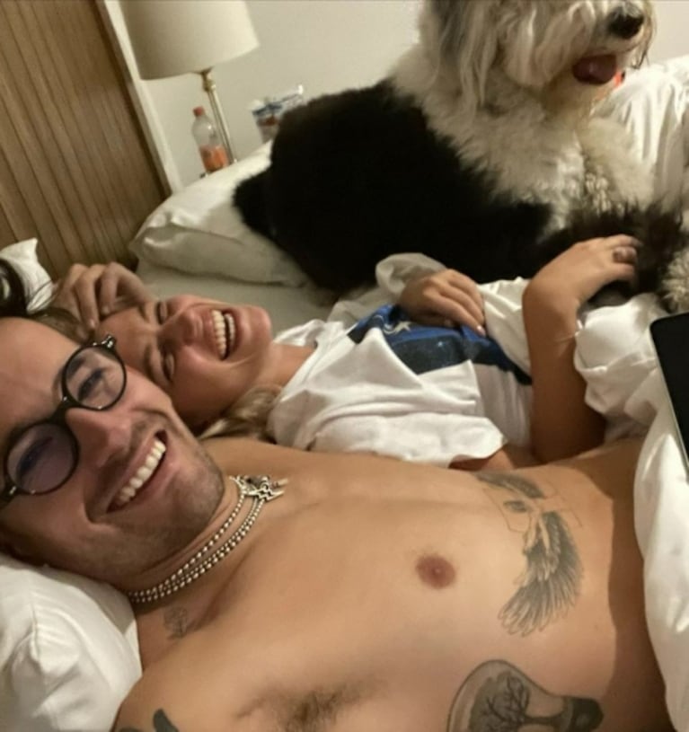 Stefi Roitman compartió una foto con Ricky Montaner desde su cama