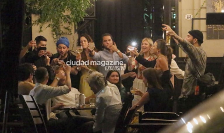 Stefi Roitman y Ricky Montaner festejaron con amigos a horas de su casamiento: las fotos de la divertida salida