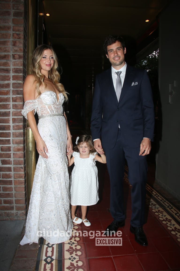 Stephanie Demner y Guido Pella con su hija Ari.