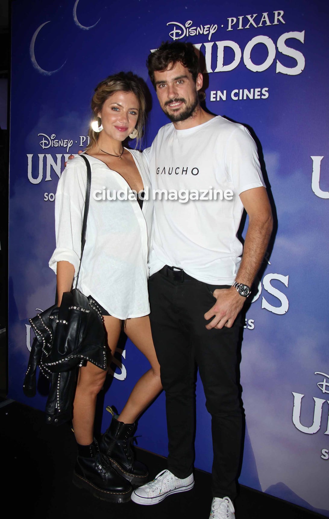 Stephanie Demner y Guido Pella en la avant premier de Unidos, la nueva película de Disney. (Foto: Movilpress)