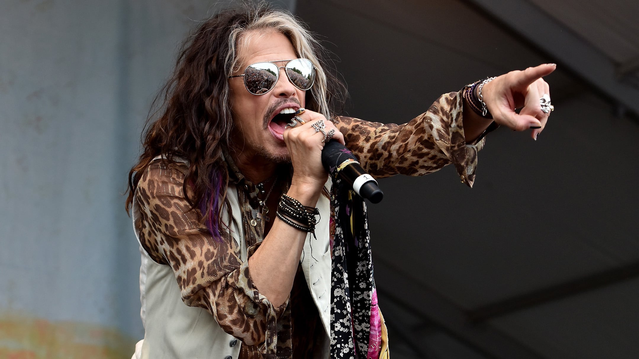 Steven Tyler está orgulloso de ser el “Papá Stevie”