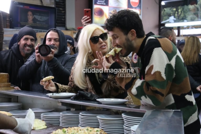 Susana Giménez y Sebastián Yatra aparecieron de sorpresa en una pizzería: las fotos del divertido momento