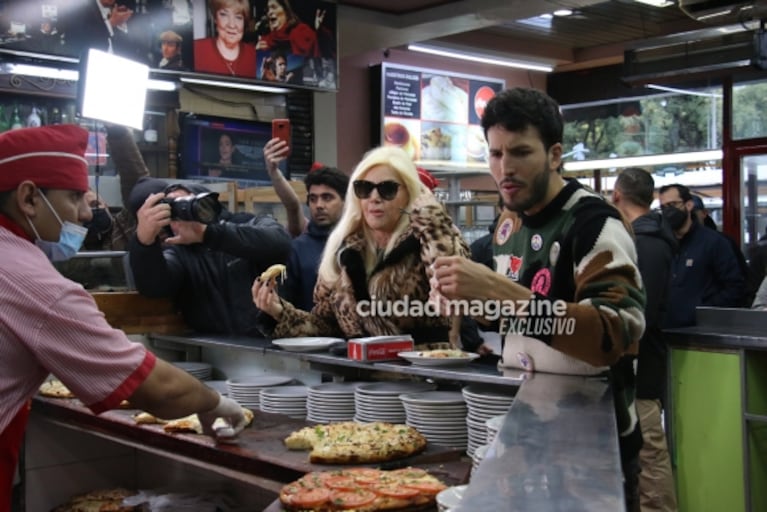 Susana Giménez y Sebastián Yatra aparecieron de sorpresa en una pizzería: las fotos del divertido momento