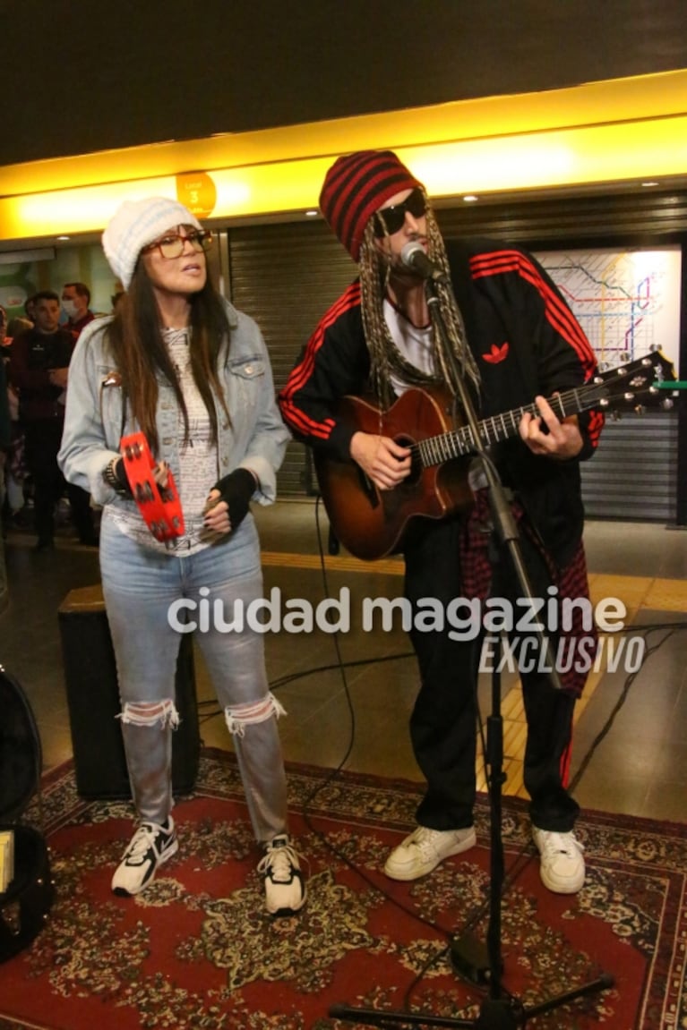 Susana Giménez y Sebastián Yatra revolucionaron el subte: aparecieron disfrazados de músicos callejeros y sorprendieron con un show