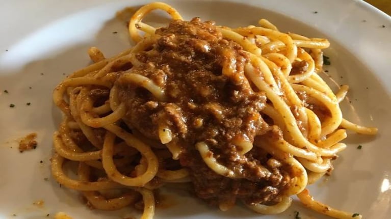 Tallarines ragú: un festín de pasta con salsa rica y contundente