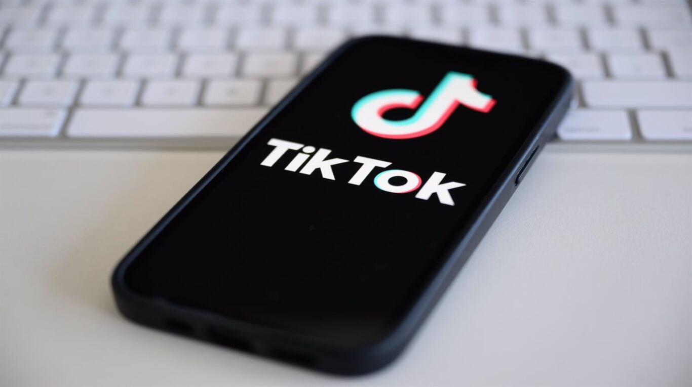 TikTok localizó una estafa que utiliza ofertas laborales falsas para robar: los daños provocados