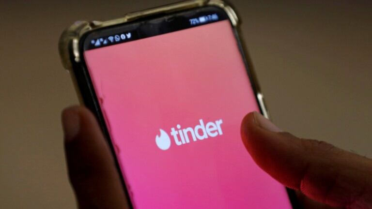 Tinder permitirá añadir documentos de identidad en todos los países. Foto: Reuter.