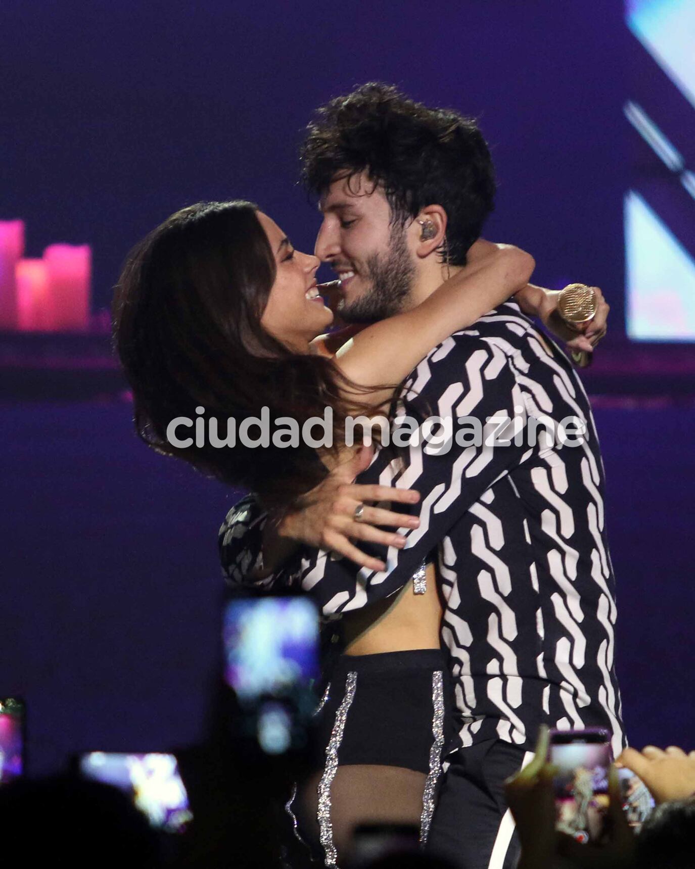 Tini Stoessel cantó con su novio, Sebastián Yatra (Foto: Movilpress)