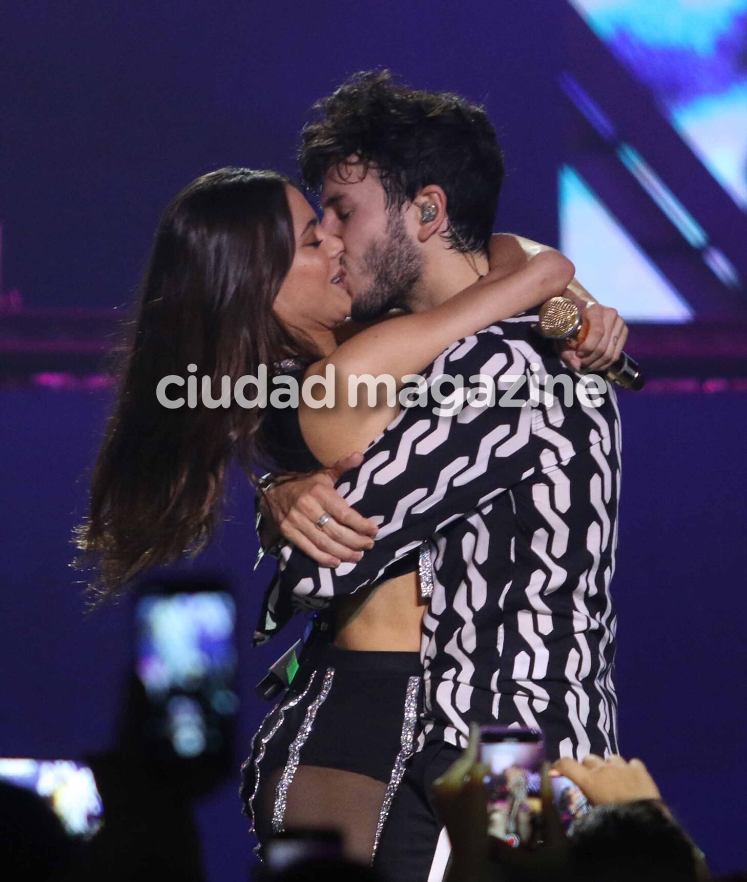 Tini Stoessel cantó con su novio, Sebastián Yatra (Foto: Movilpress)