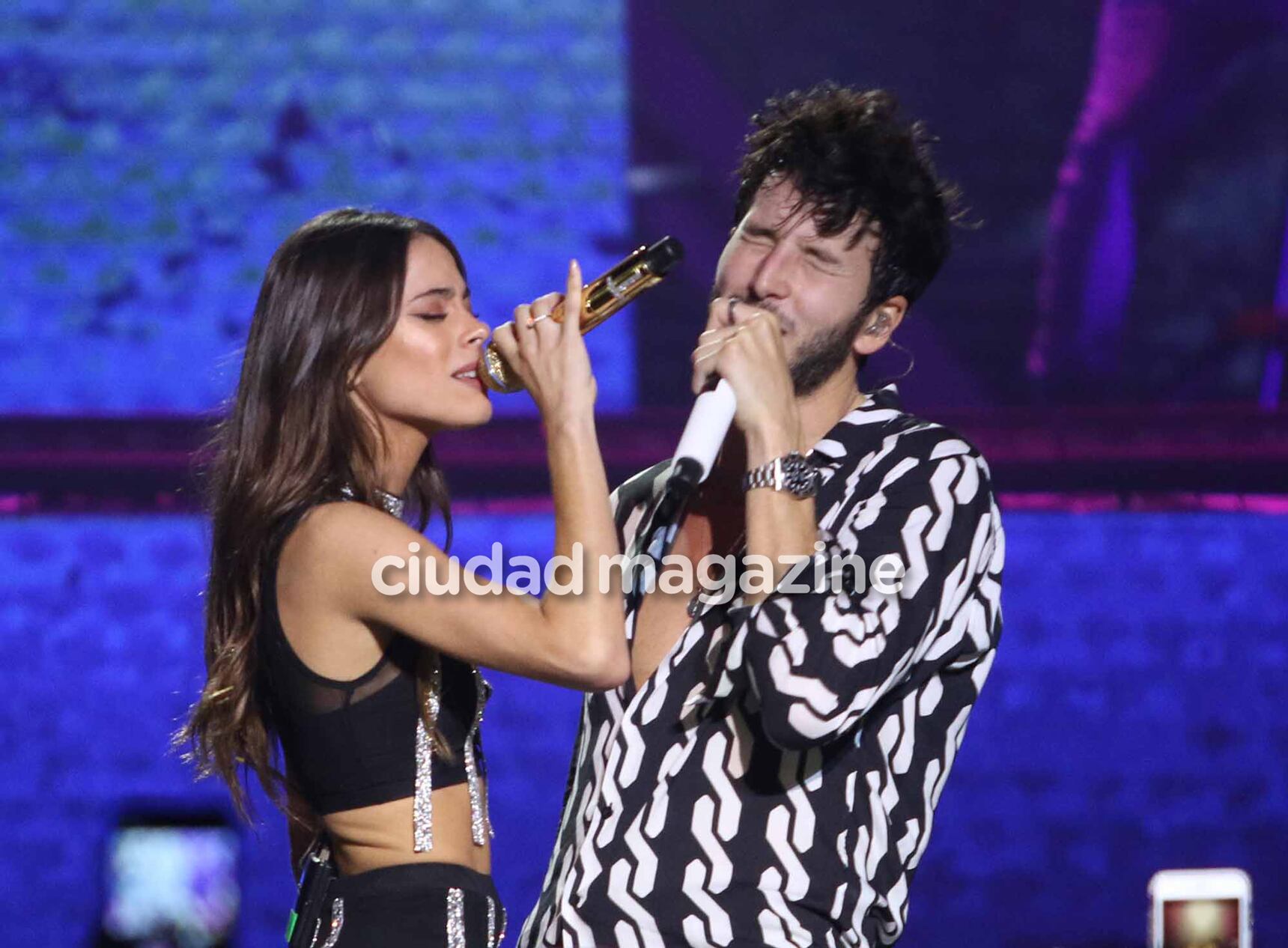 Tini Stoessel cantó con su novio, Sebastián Yatra (Foto: Movilpress)