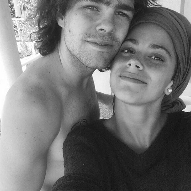 Tini Stoessel y Peter Lanzani, relajados (Foto: Instagram)