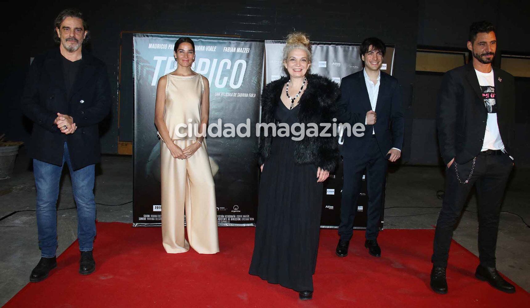 Todo el elenco en la avant premier de Trópico. (Foto: Movilpress)