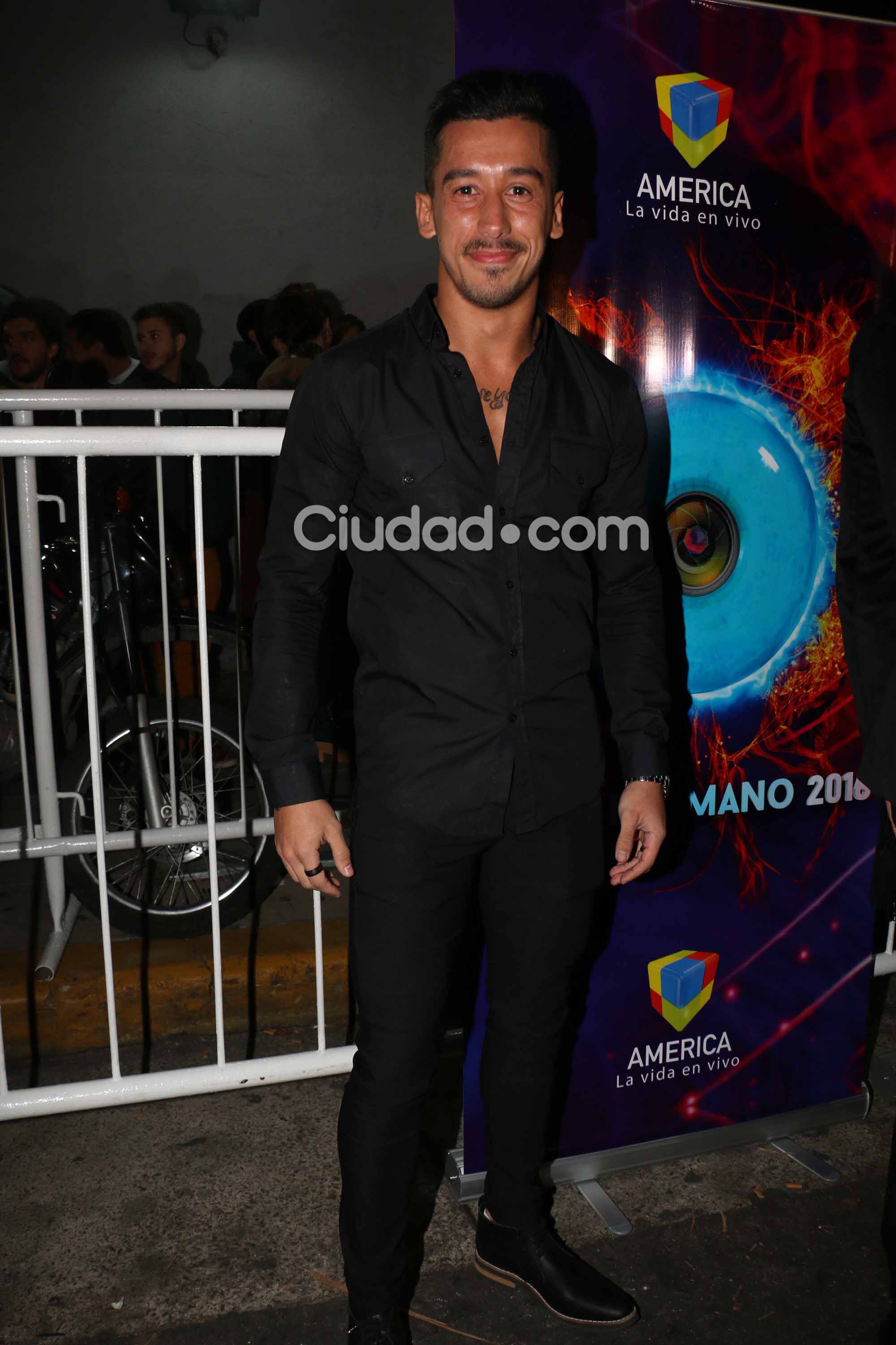 Todos los looks de los famosos y los participantes en la gala de GH 2016. (Foto: Movilpress)