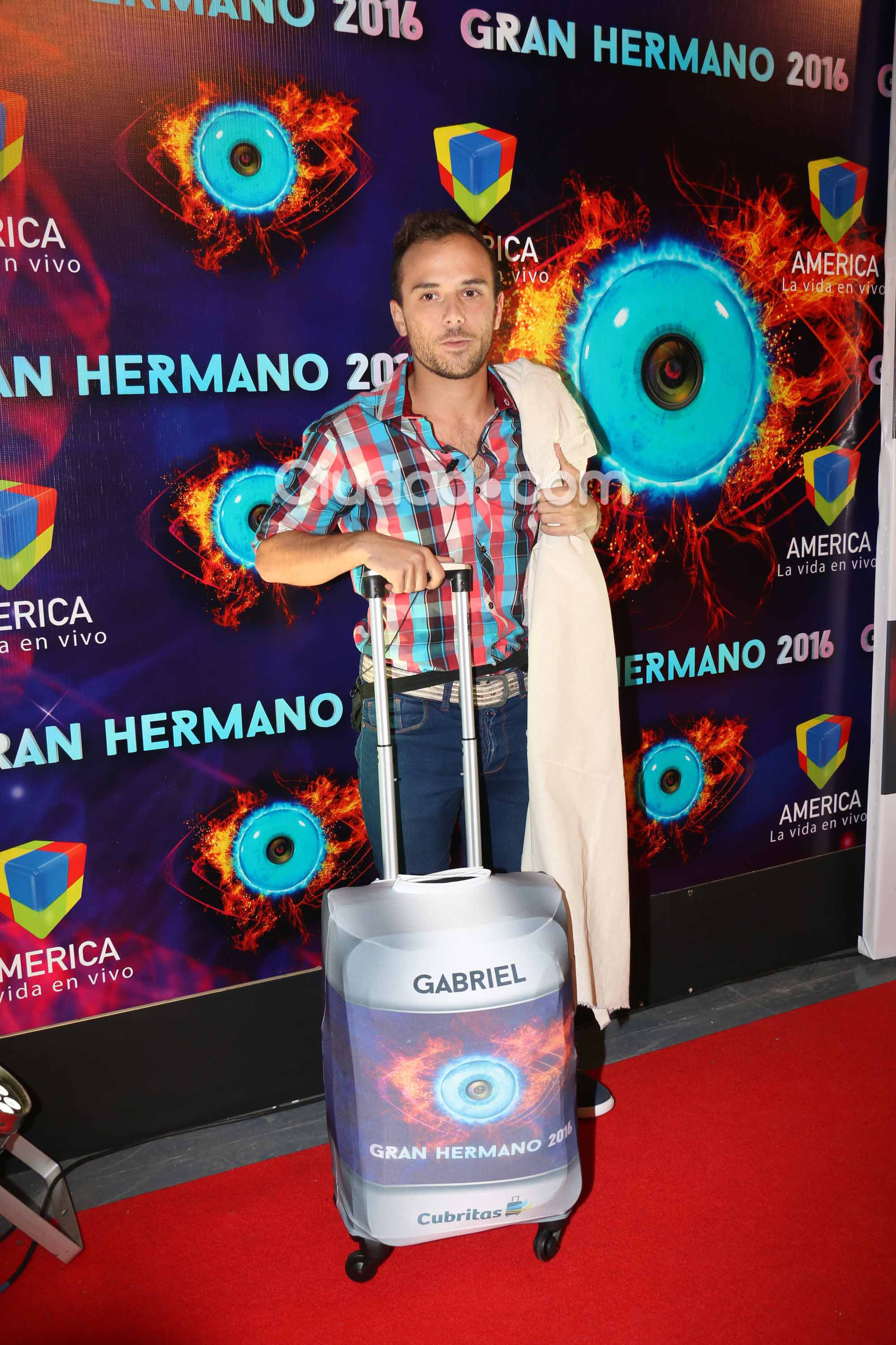 Todos los looks de los famosos y los participantes en la gala de GH 2016. (Foto: Movilpress)