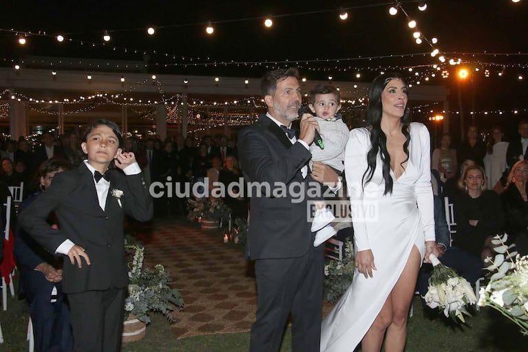 Toti Pasman y Julieta Bettatis se casaron ante sus hijos, Benjamín y Lautaro. (Foto: Movilpress)