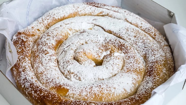 Un clásico de la panadería española: Ensaimadas rellenas