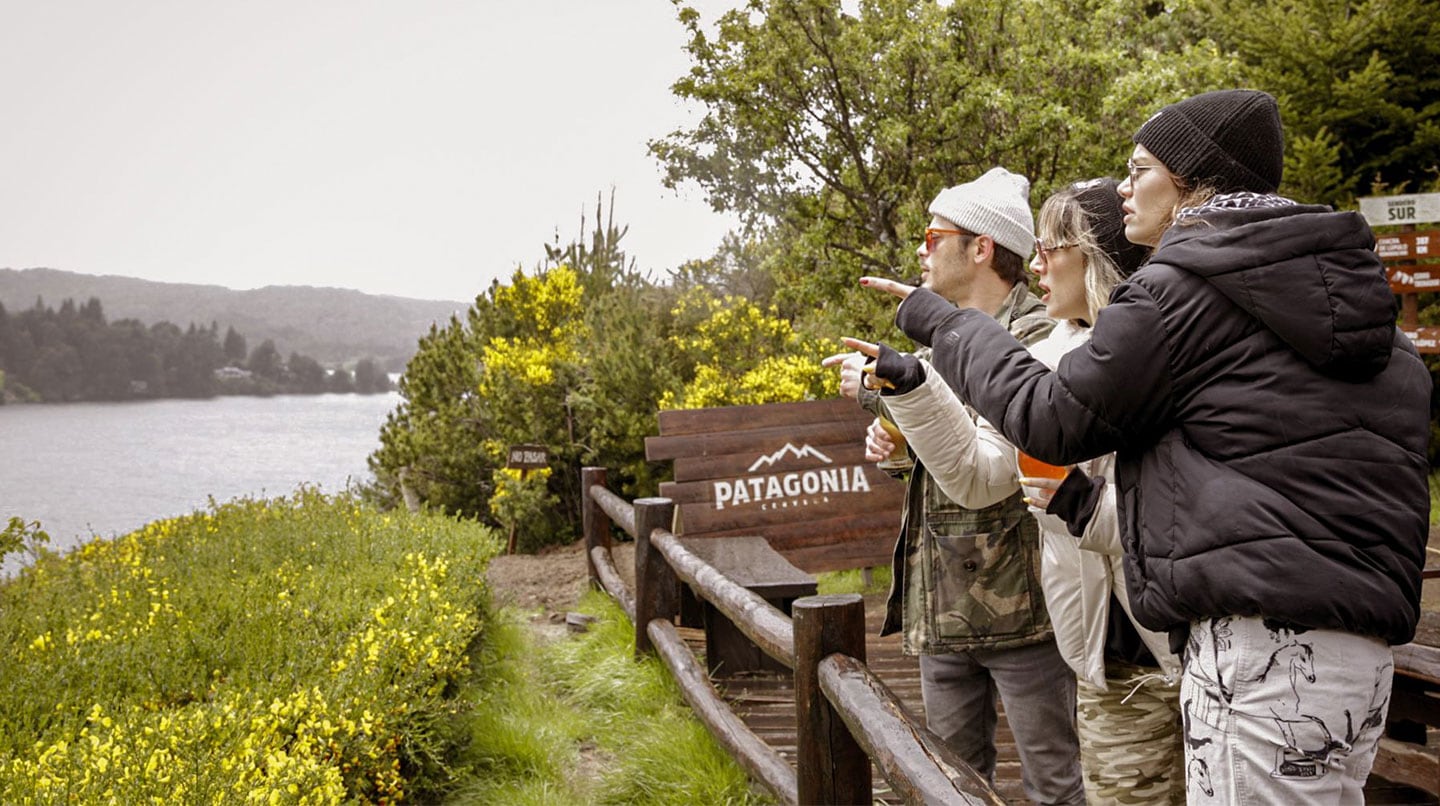 Un video viral reavivó la leyenda de “Nahuelito”. Ante la gran repercusión, Cerveza Patagonia convocó a Tomas Fonzi, Manu Viale y Mica Lapegüe para investigar la noticia y hacer un lanzamiento.