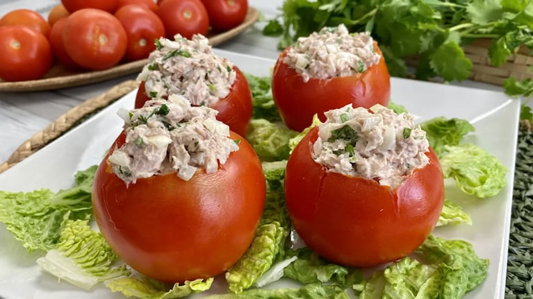 Una receta para los días de calor: Tomates rellenos