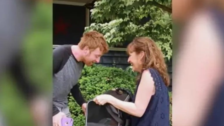 Unos padres sorprenden a su hijo con autismo regalándole un perro