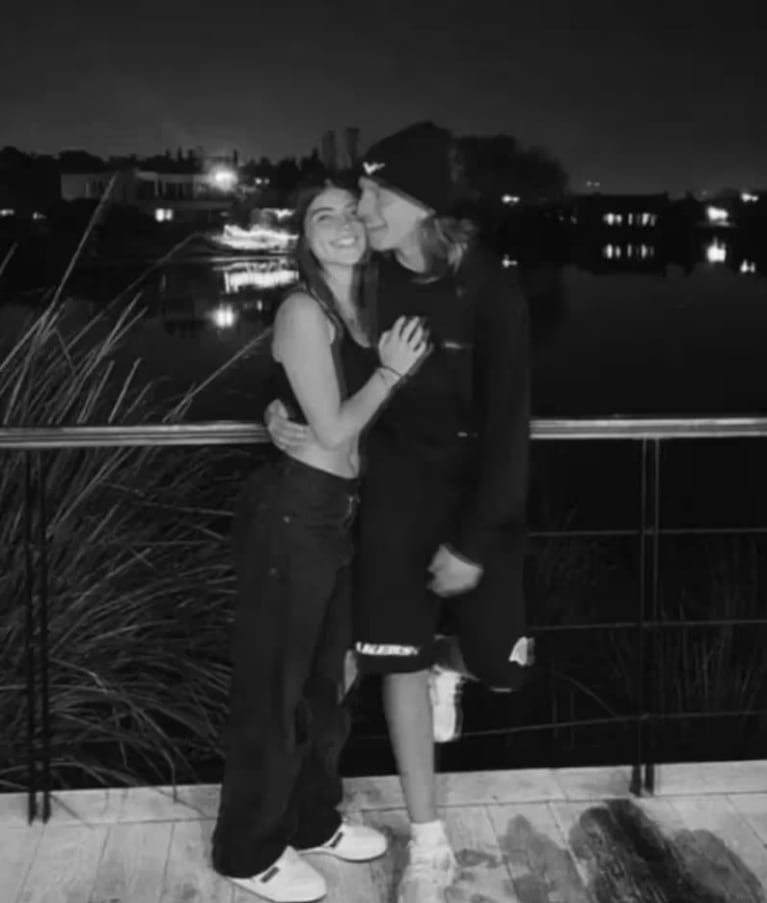 Valentino se mostró enamorado de su nueva novia en Instagram.