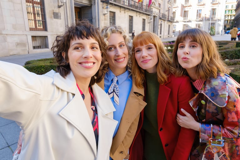 VALERIA. Silma López as Lola, Teresa Riott as Nerea, Diana Gómez as Valeria, Paula Malia as Carmen in episode 03 of VALERIA. Cr. Felipe Hernández/Netflix © 2024