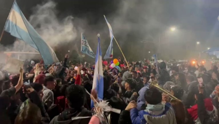 Video: el pueblo de Yhosva Montoya salió a la calle para festejar el triunfo en La Voz Argentina